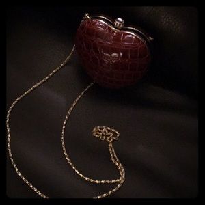 Sweet heart purse.. great for anytime wear